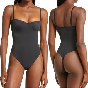 Skims Onyx Contour Lift Bodysuit - Size Medium